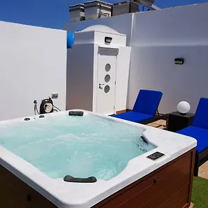 https://maravillosa-vivienda-familiar-con-jacuzzi-y-sauna.in-canary-islands.com